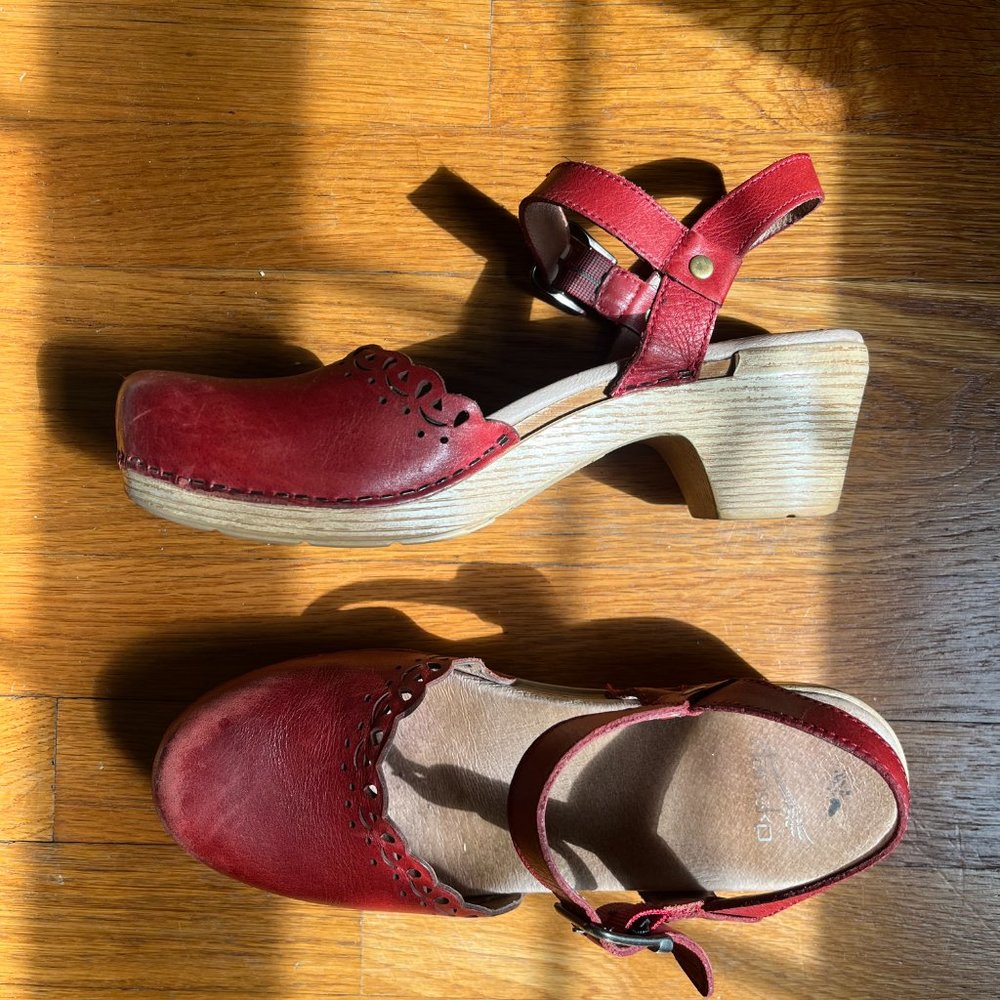 Dansko Marta Cut Out Red Leather Heeled Mary Jane Style Sandal 39 US 8.5/9